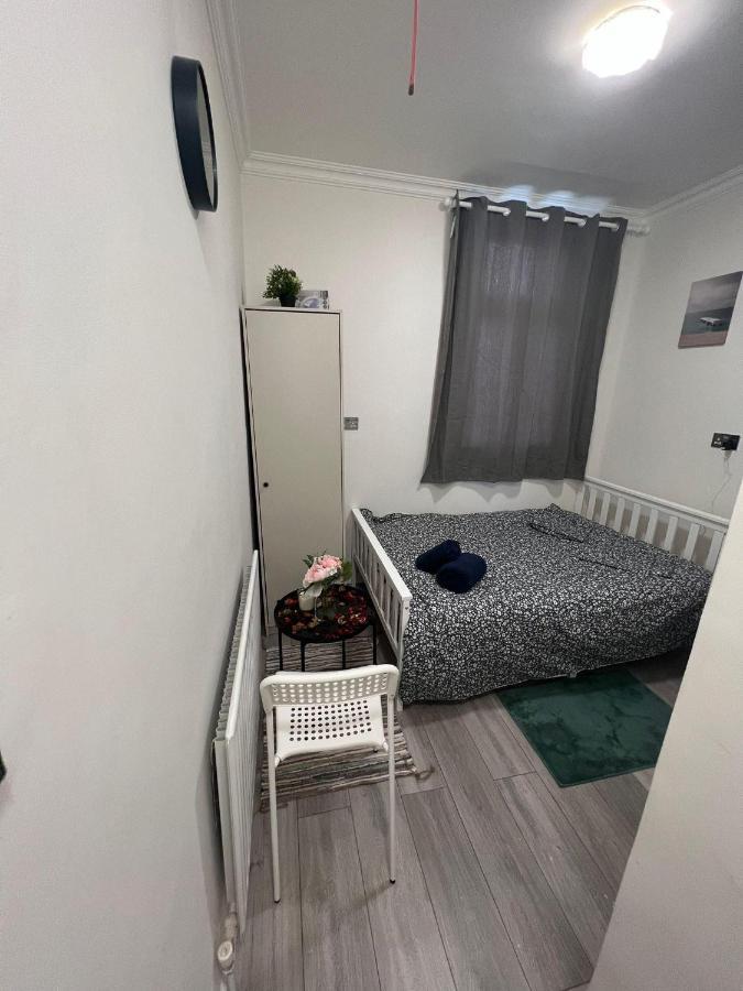 Lovely Apartment Close To Acton Central Station Londres Exterior foto