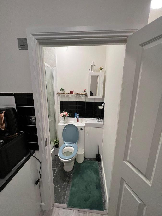Lovely Apartment Close To Acton Central Station Londres Exterior foto